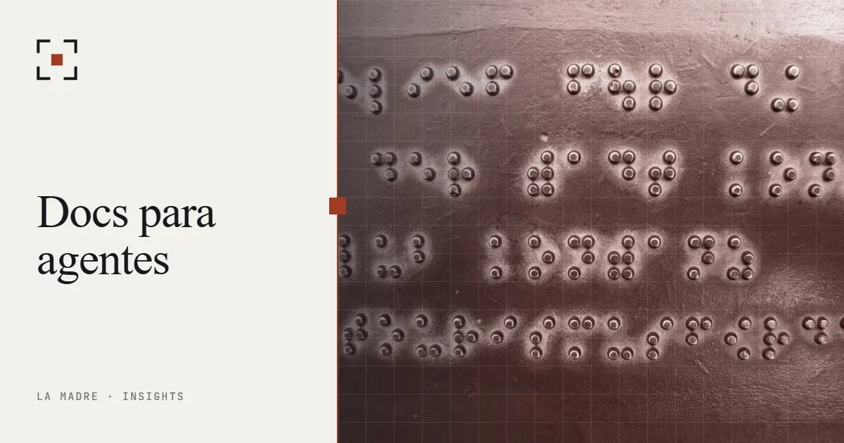 Primer plano de puntos braille en relieve sobre una página, en duotono La Madre, junto a las palabras Docs para agentes