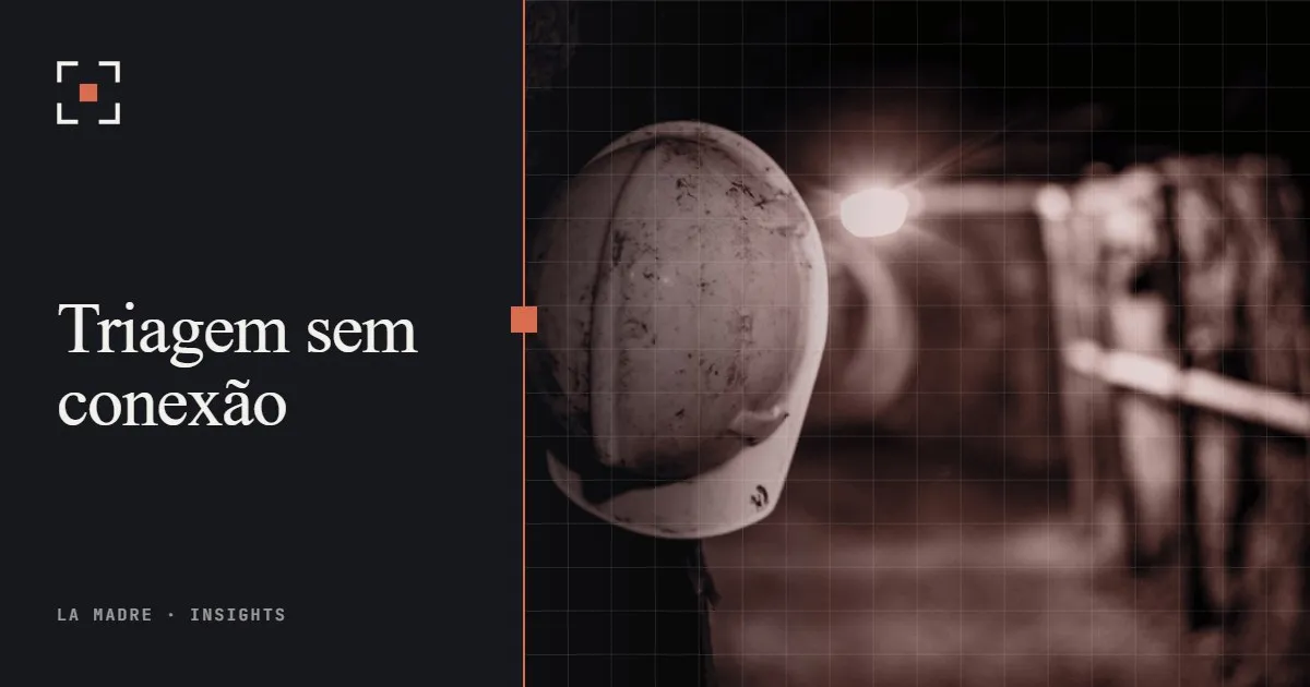 Capacete de minerador pendurado em um túnel de mina iluminado, em duotone La Madre, ao lado do texto Triagem sem conexão