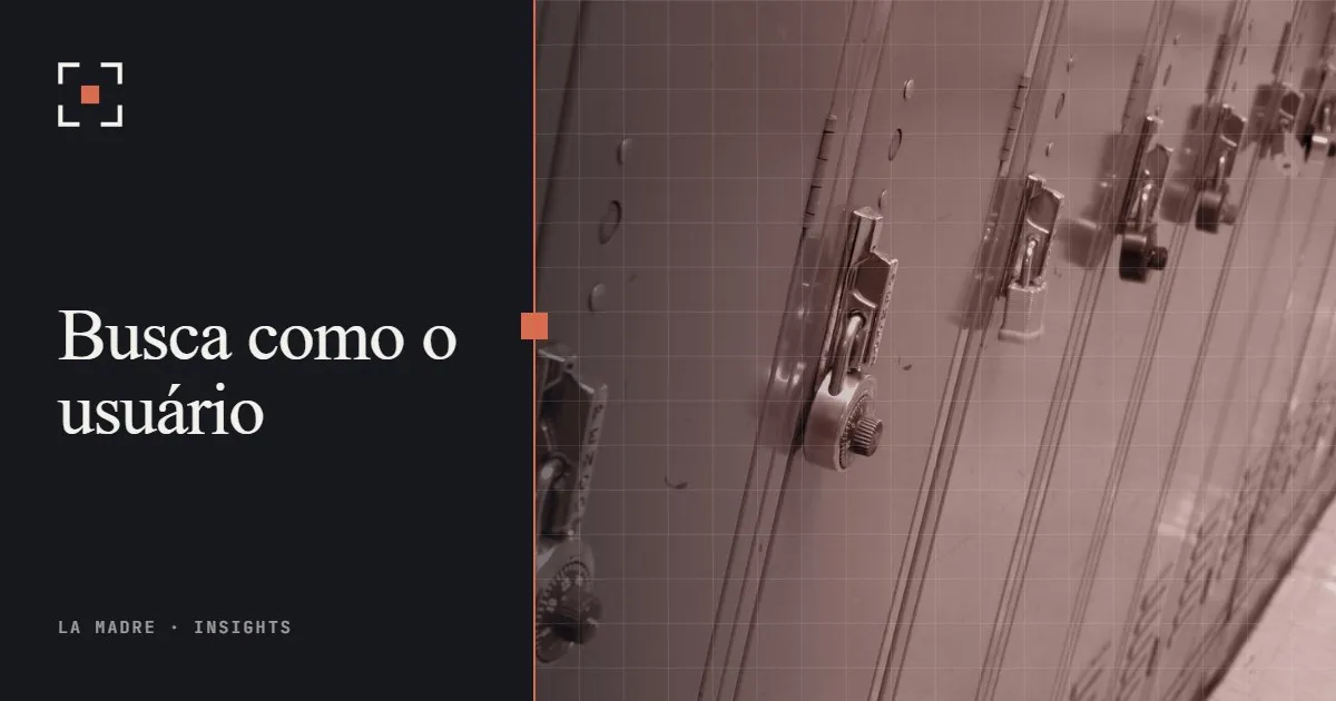 Uma fileira de armários, cada um fechado com o próprio cadeado, em duotone La Madre, ao lado das palavras Busca como o usuário