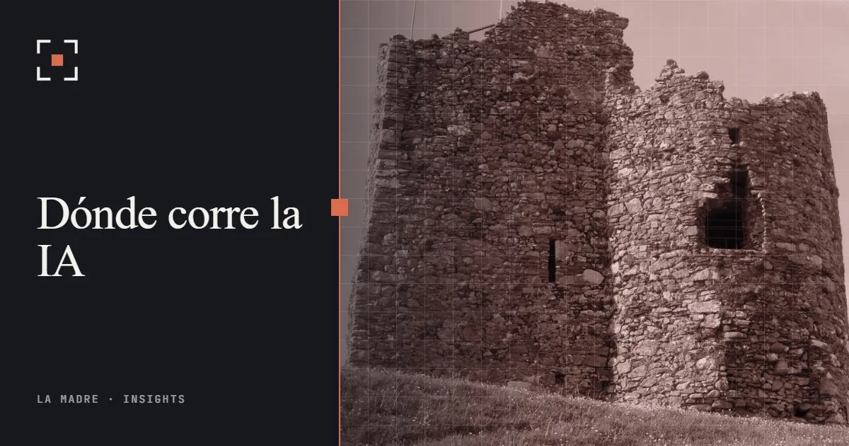 Una torre de piedra desgastada bajo un cielo despejado, en duotono La Madre, junto a las palabras Dónde corre la IA